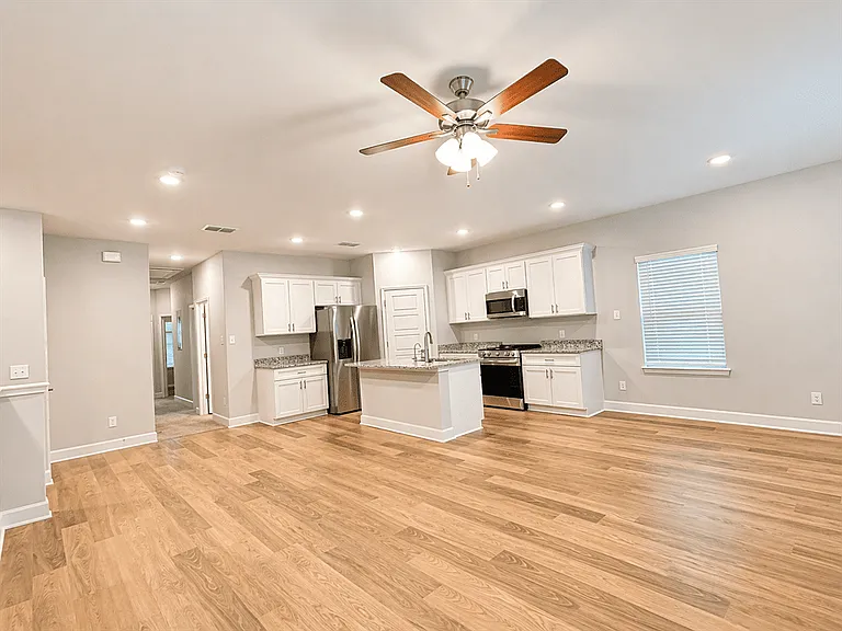 7158 Magnolia Crk #201 — Photo 2