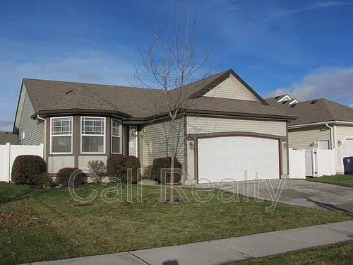 1706 W Tieton Photo 1