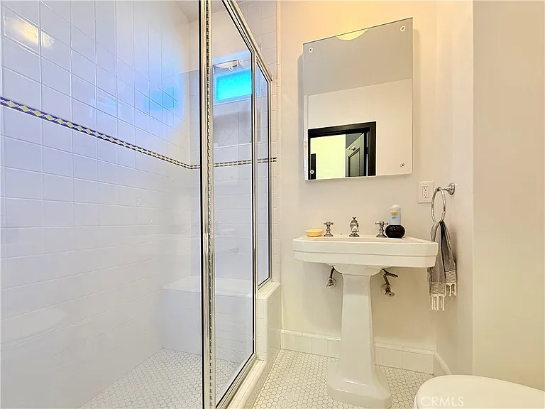 580 S Berkeley Ave — Photo 20