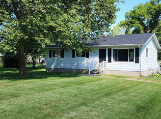 710 E Rose Ln, Syracuse, IN 46567