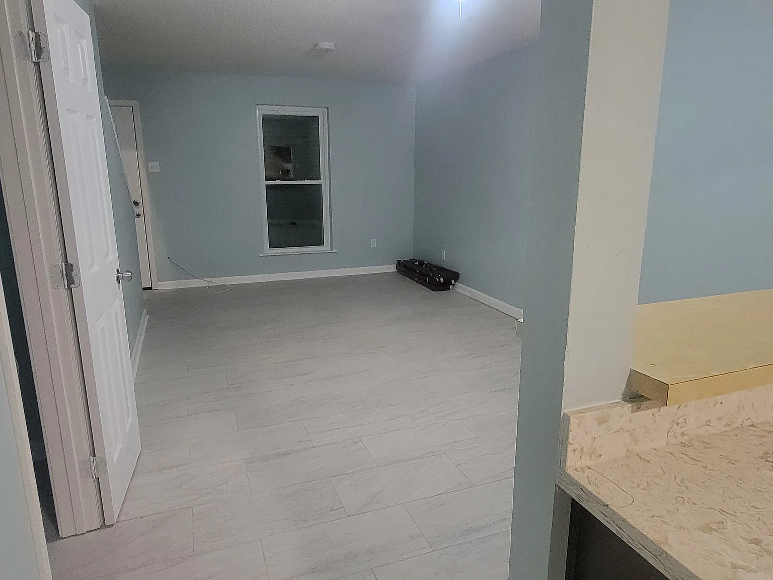 2 bed, 1.5 bath, 1100 sqft, $1,300 — Photo 3