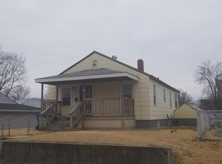 320 Elble Ave, Wood River, IL 62095