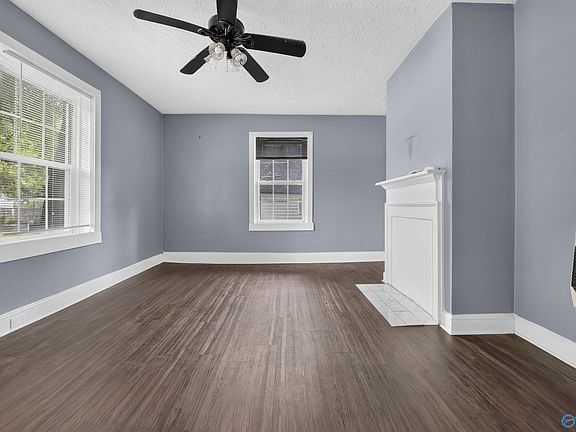 3rd image of 912 Lay St