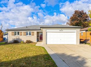 30241 Bradner Dr, Warren, MI 48088