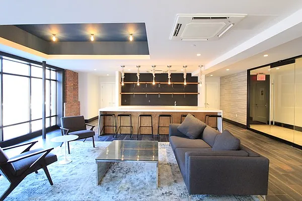 Rented by Tapiro Realty | media 75