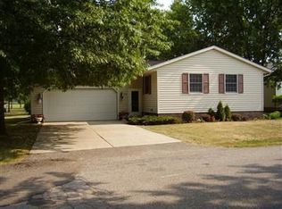 226 Forest Park Dr, Lagrange, OH 44050
