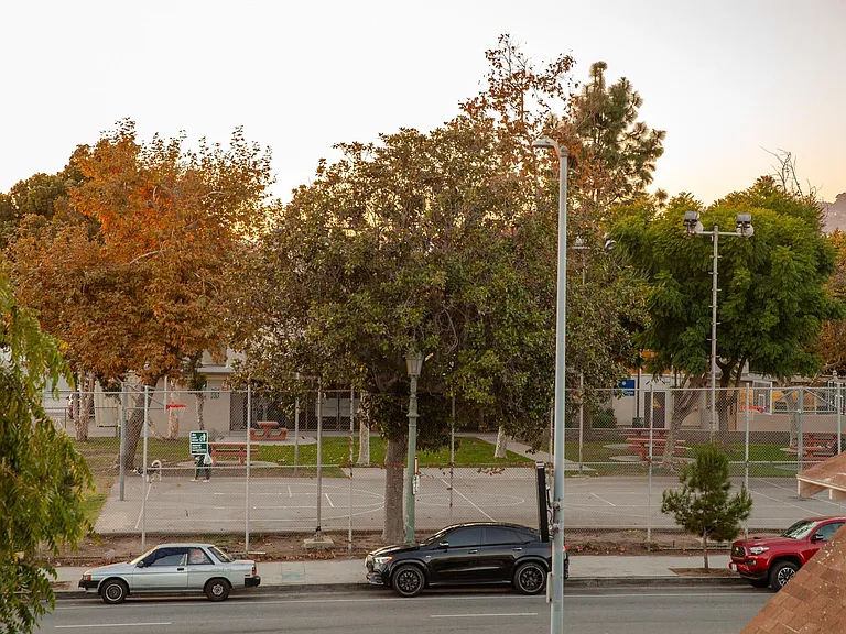 1132 N Cahuenga Blvd #6 — Photo 15