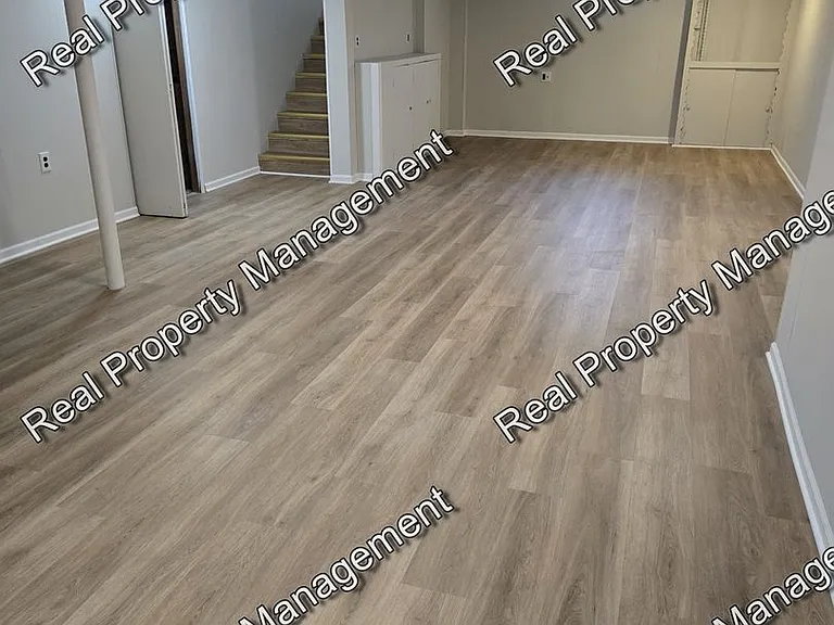 8118 Monroe Ave — Photo 12