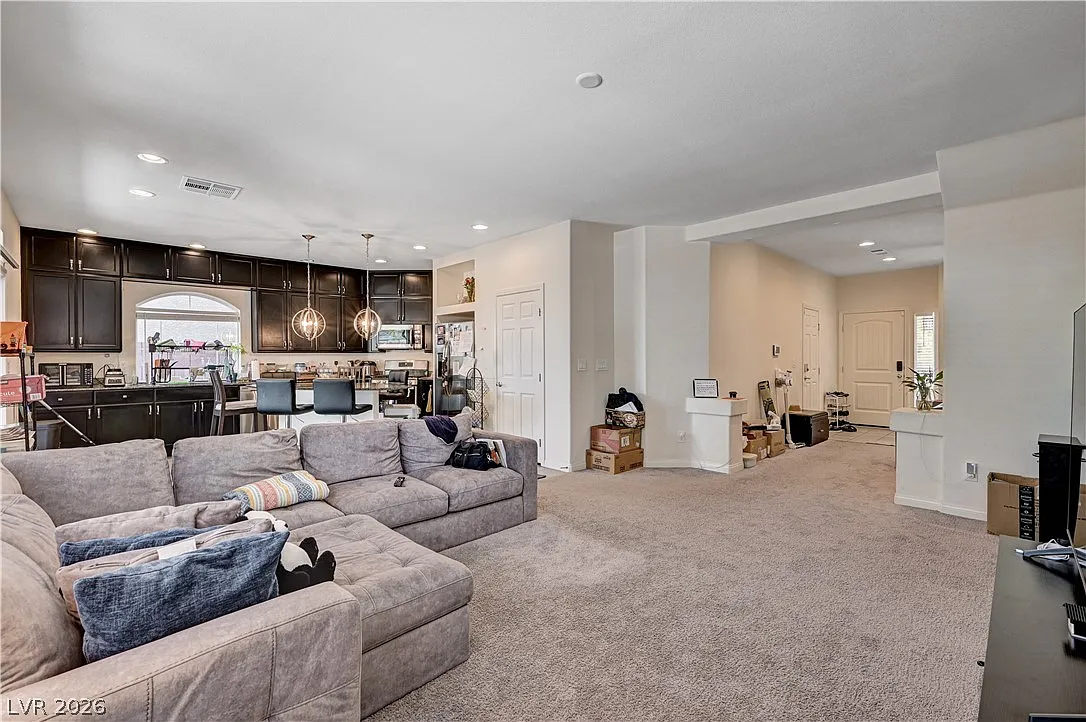 5 bed, 3.5 bath, 2751 sqft, $2,800 — Photo 4