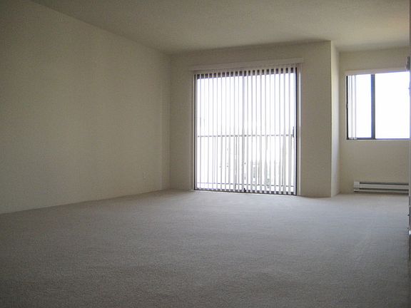 3rd image of 828 Franklin St APT 711