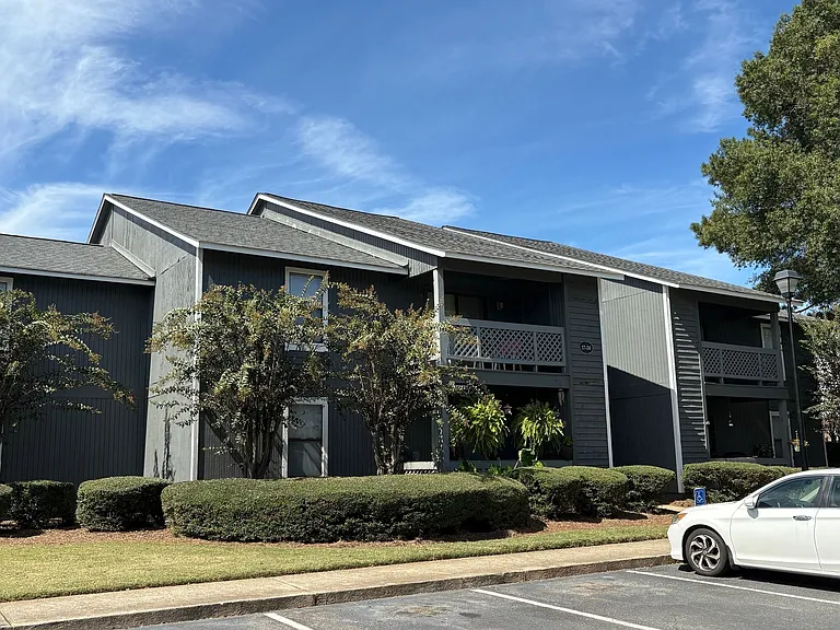 WInslow Place Apartments — Photo 9