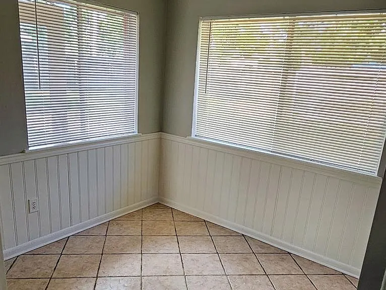 25602 Oakhurst Dr — Photo 26