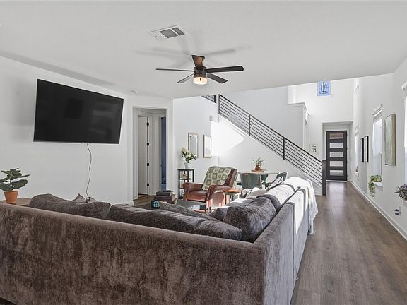 4th image of 200 Bay Breeze Dr