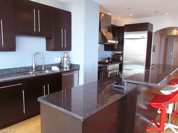 5th image of 701 W Lakeside Ave APT 801