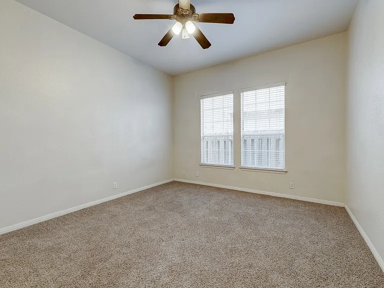 5102 Caswell Ave — Photo 15