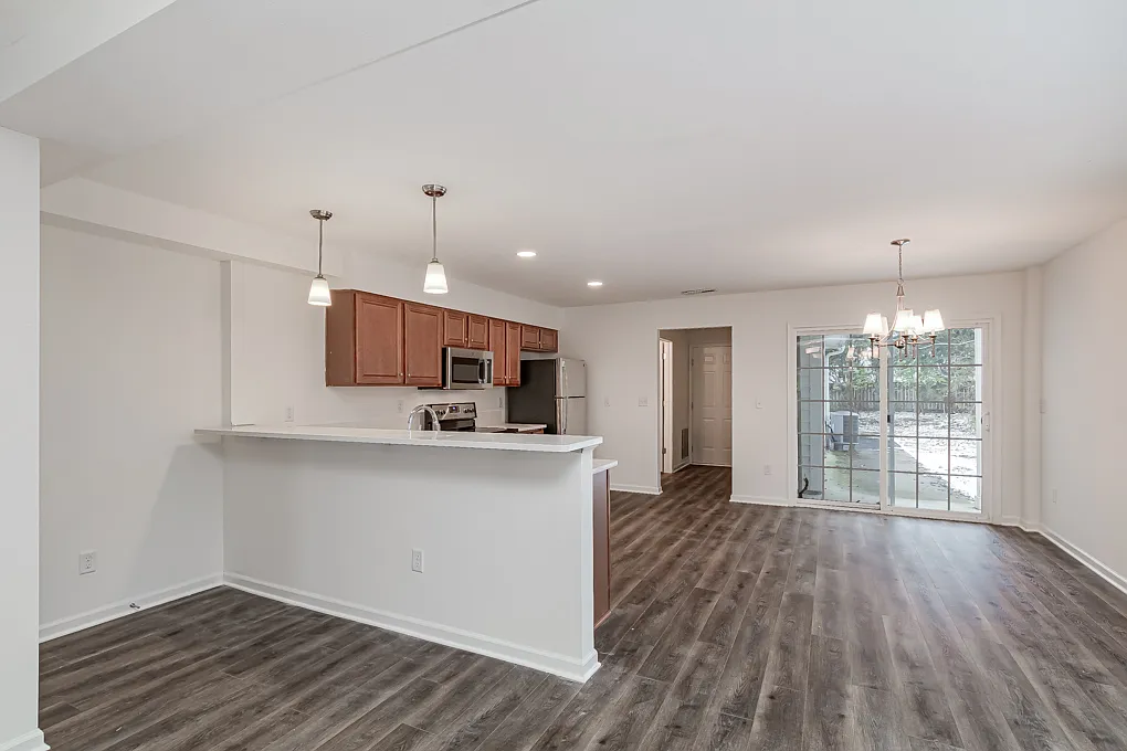 2 bed, 2.5 bath, 1500 sqft, $1,995 — Photo 4
