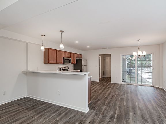 2nd image of 835 Proprietors Rd APT 2