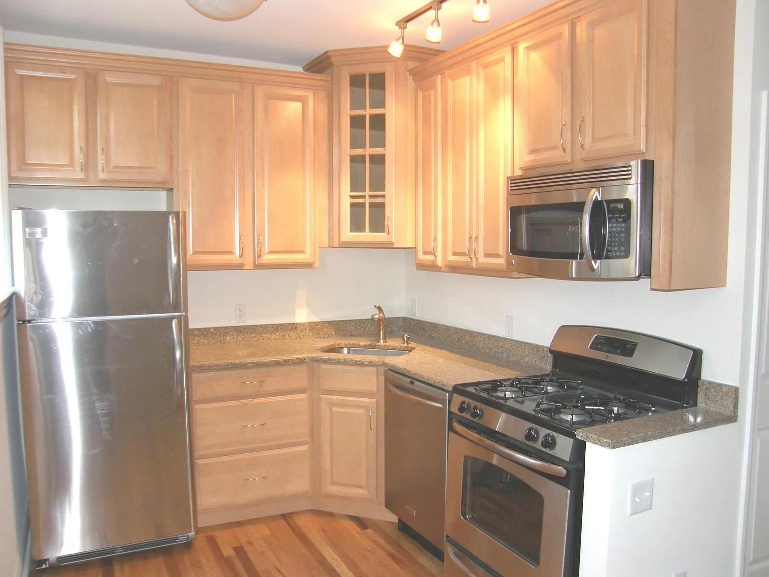 1 bed, $1,745 — Photo 4