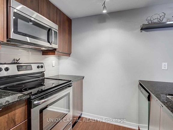 4th image of 57 E Liberty St #Townhouse 1