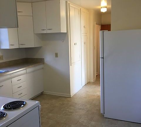 4th image of 1625 Custer Ave