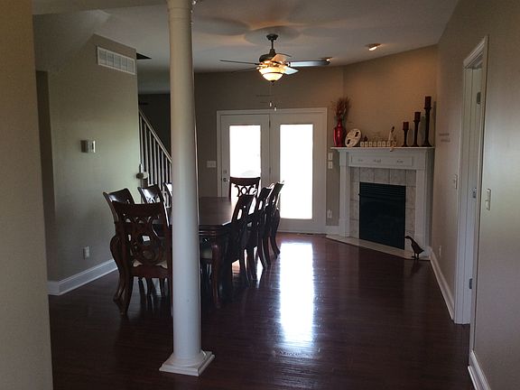 Dinning Rm w/Gas Log firepl