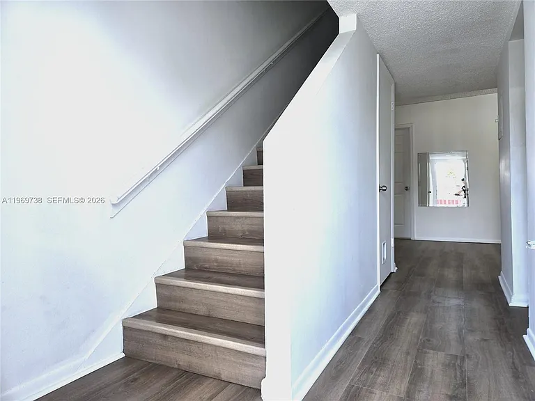 300 NW 107th Ave #206 — Photo 2
