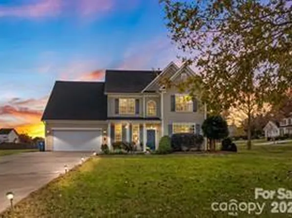 1450 Jc Raulston Ct, Hickory, NC 28602