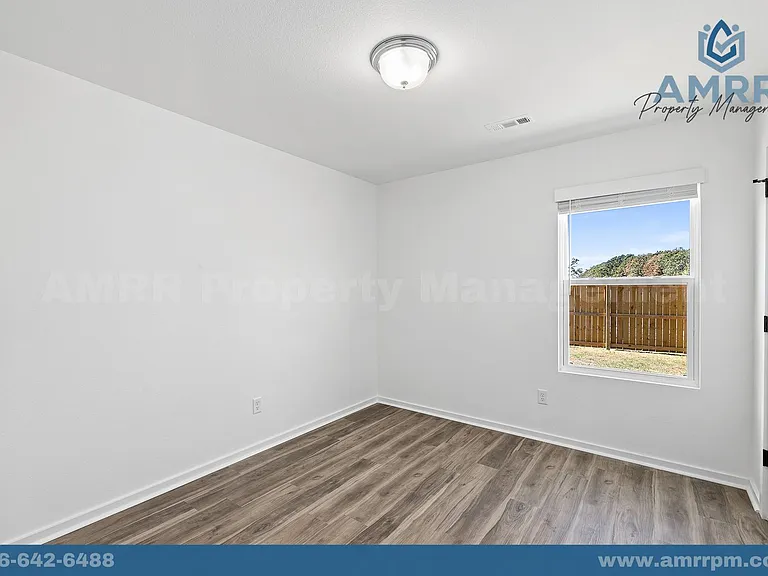 313 Foliage St — Photo 9