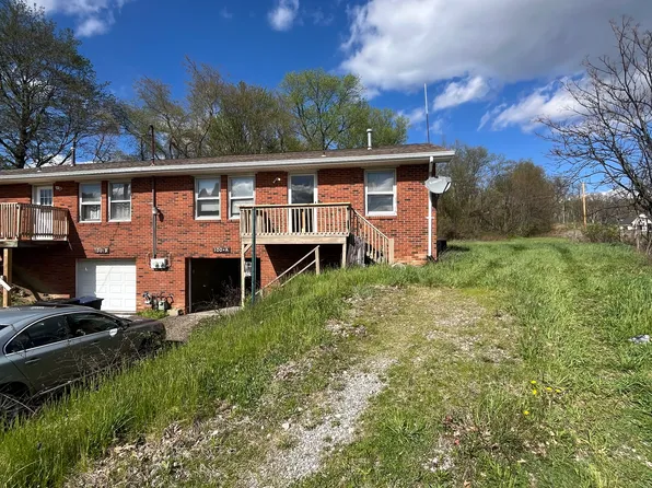 100 Margaret Dr #A, Monaca, PA 15061