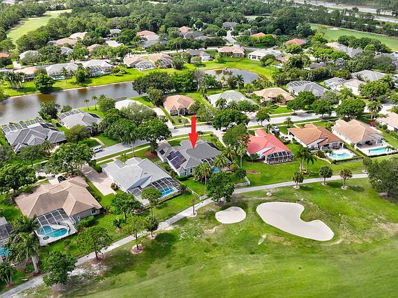 4th image of 2703 SW Glenmoor Way