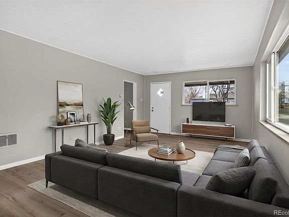 4th image of 705 Perry Street