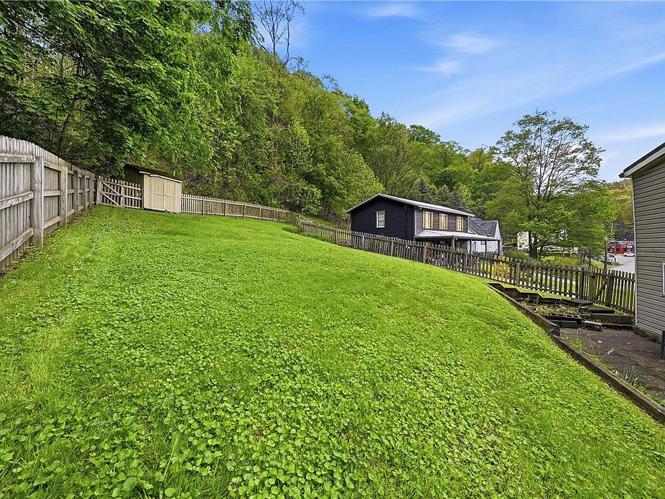 34th image of 225 Camp Horne Rd