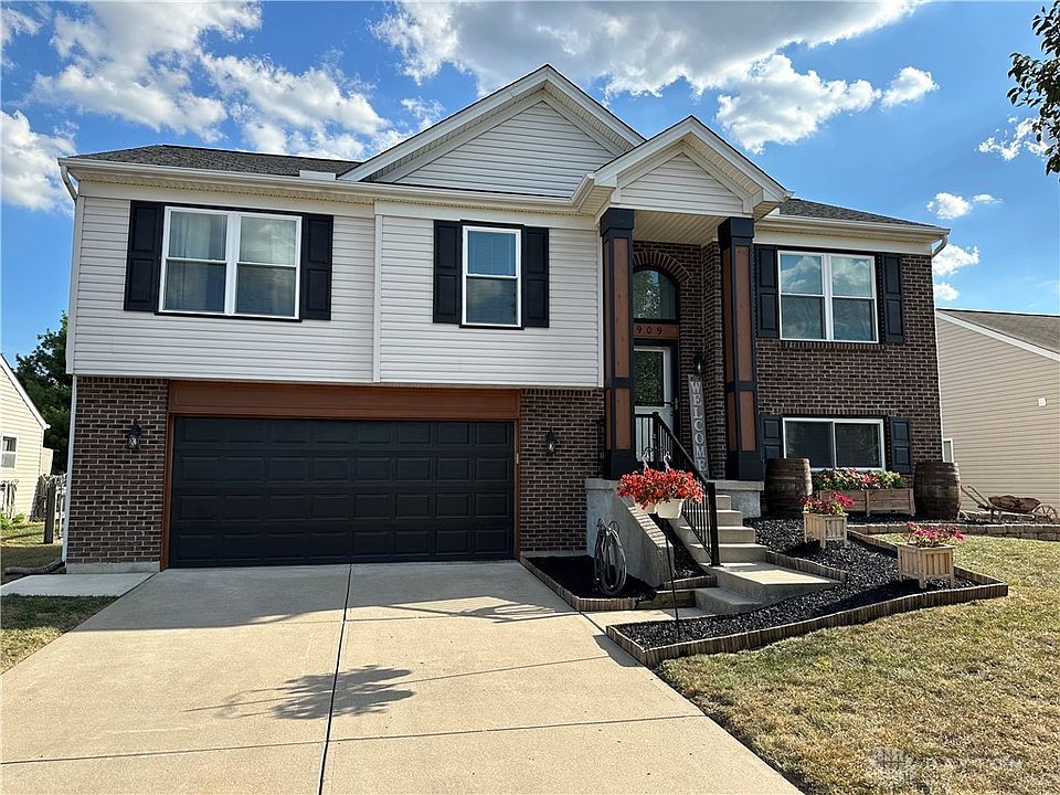 1st image of 909 Regency Ct