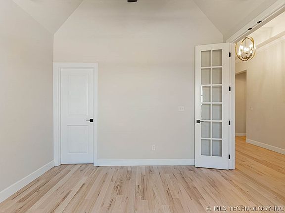 5th image of 12654 S Irvington Ave