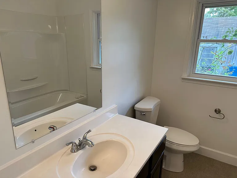 200 N Fir Ave #B — Photo 5