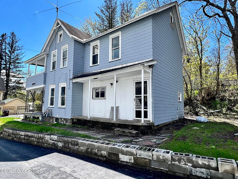 3rd image of 114 Lincoln Street