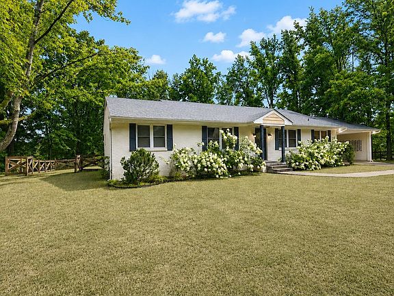 2nd image of 10093 Mount Carmel Rd