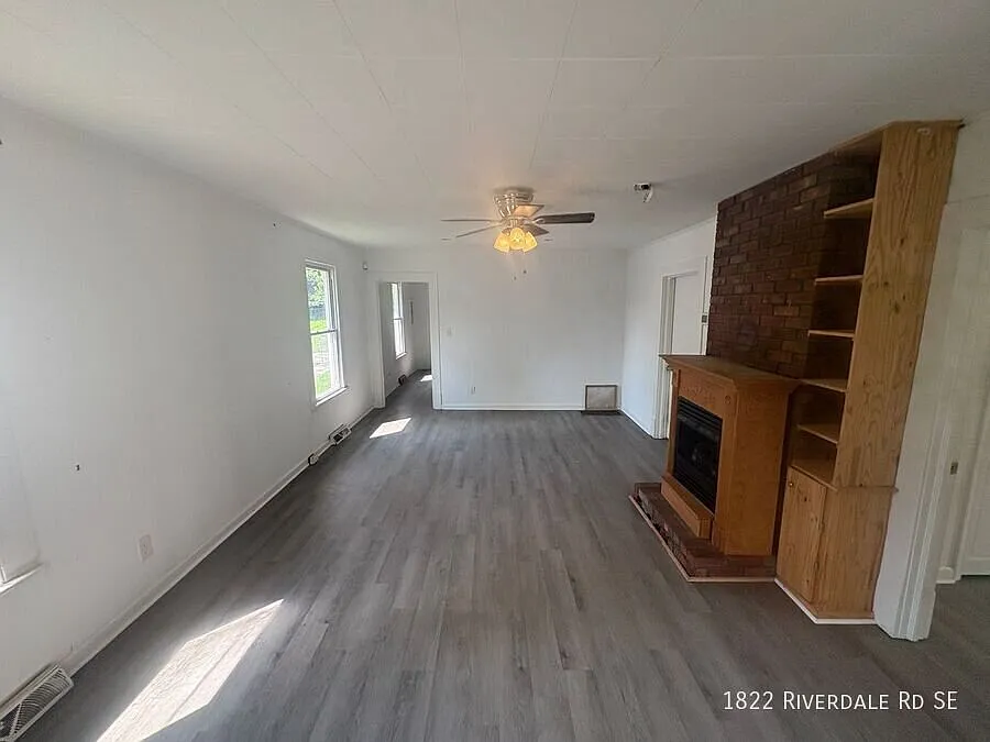 2 Bedroom 1 Bath Property Available Soon! — Photo 4