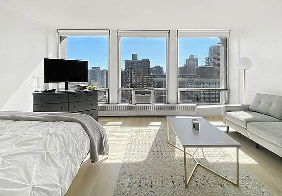 3rd image of 343 E 30th St APT 15H