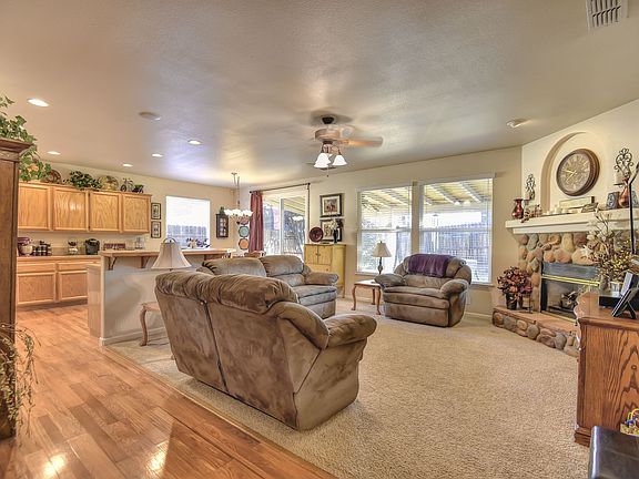 5th image of 632 Foxworth Ct