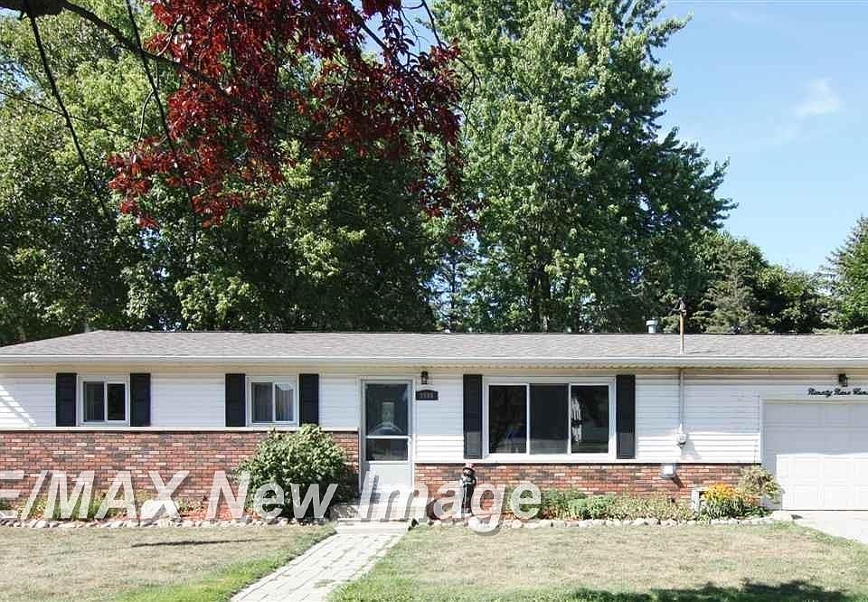 1st image of 9900 W Freeland Rd