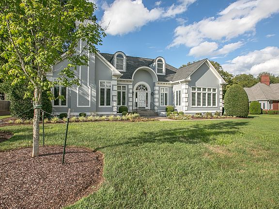 2nd image of 3118 Saint Johns Dr