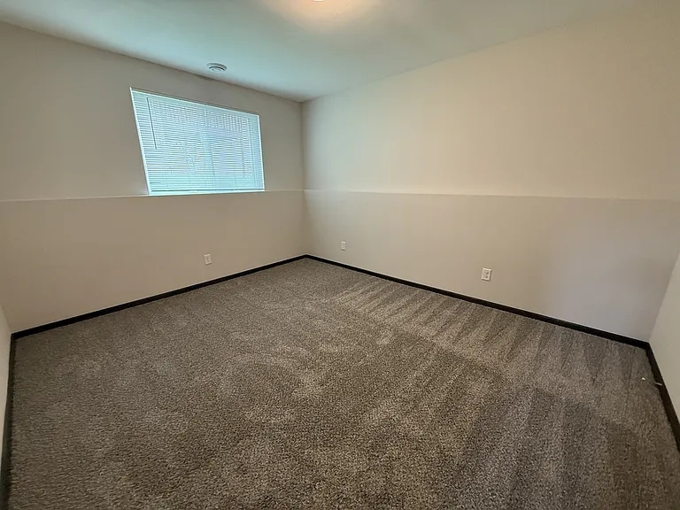 924 Waters Edge Ct — Photo 14