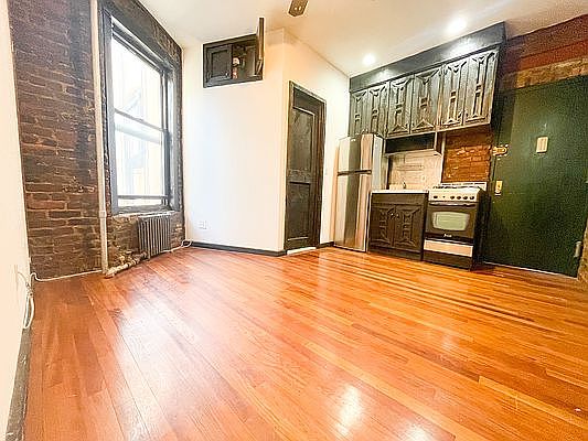 2nd image of 516 14th St #42
