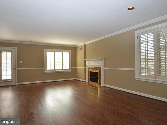 3rd image of 224 Green St