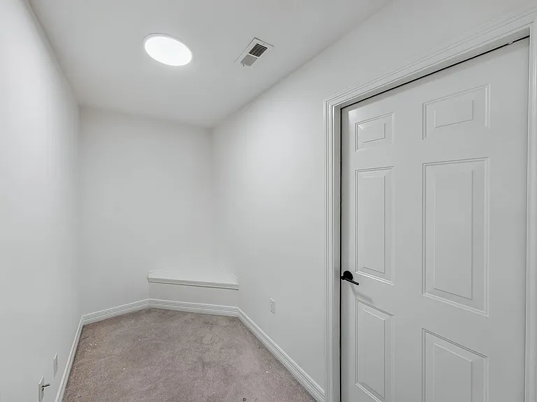 904 W Dixson St — Photo 21