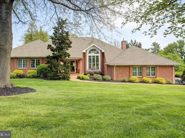 3344 Carnoustie Dr, Chambersburg, PA 17202