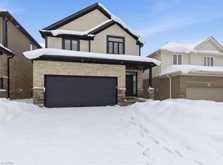 352 Chokecherry Cres, Waterloo, ON N2V 0H1