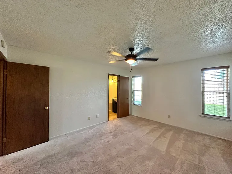 1602 Becker Dr — Photo 21