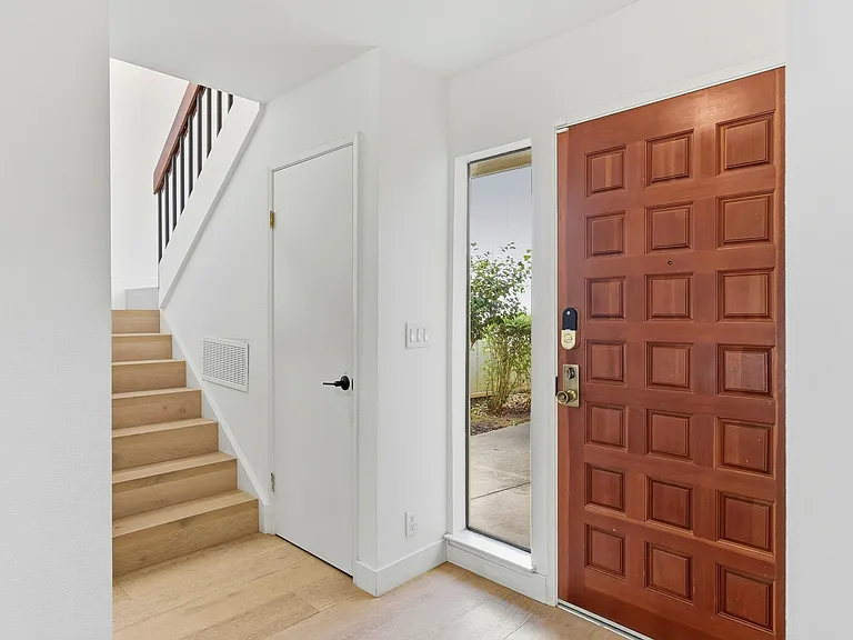 14 Calypso Ln — Photo 3